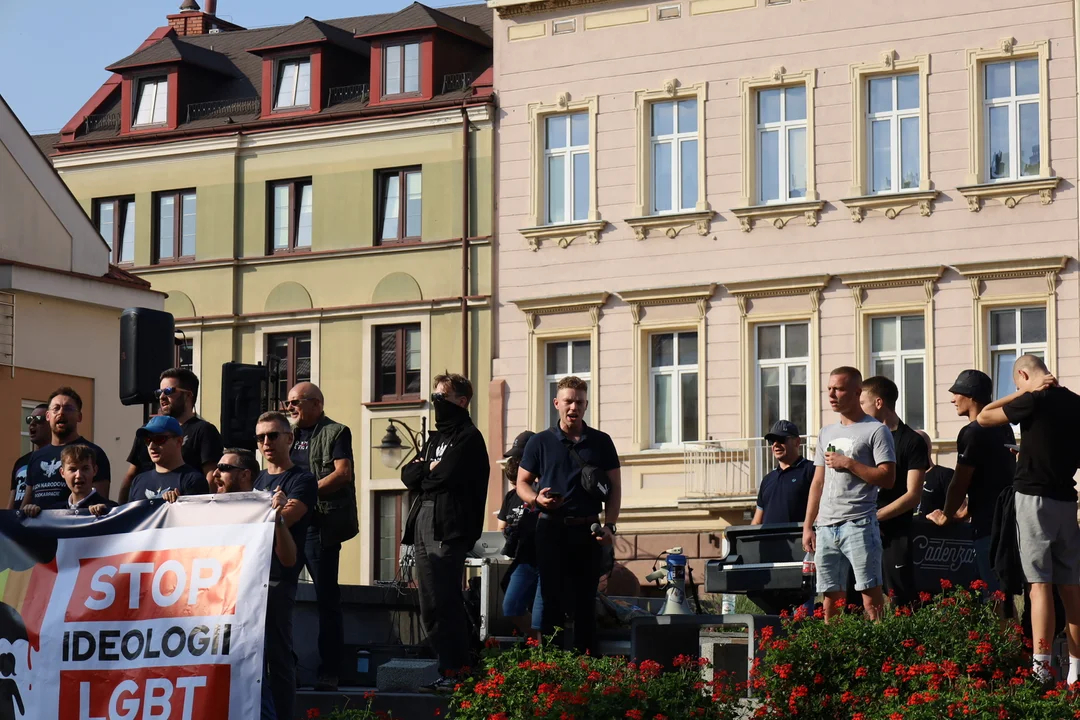 Manifestujący