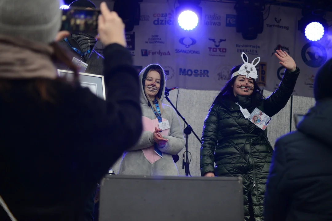 Rekord Polski dla Bartoszka Jędrasika chorego na SMA. W Tarnobrzegu zgromadziło się ponad 500 osób przebranych za króliki
