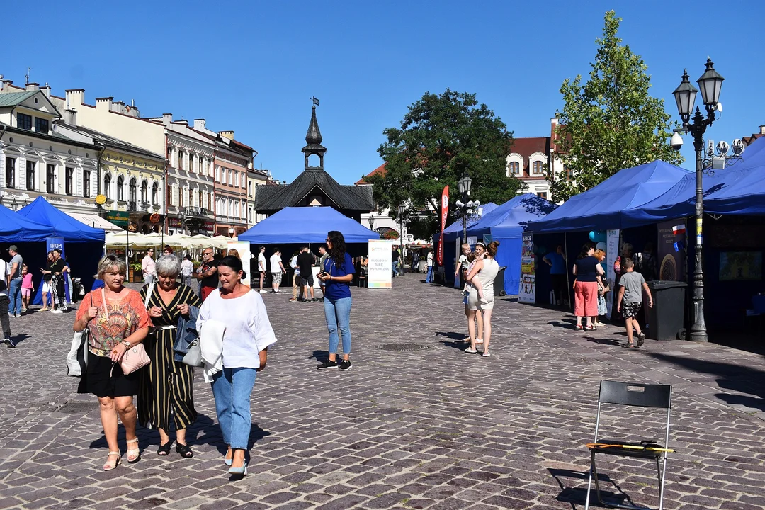 Festiwal Uliczny z okazji Światowego Dnia Uchodźcy na Rynku w Rzeszowie