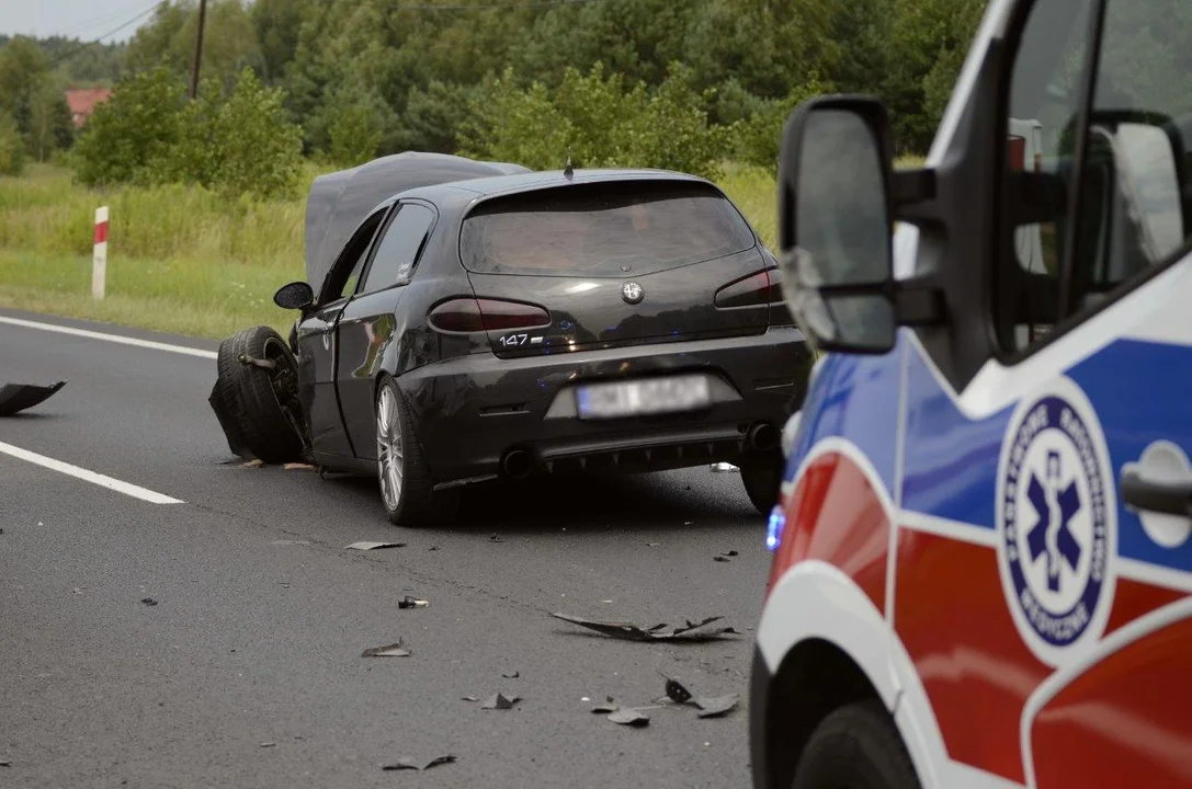 Zderzenie dwóch samochodów na DK9 w Hadykówce.