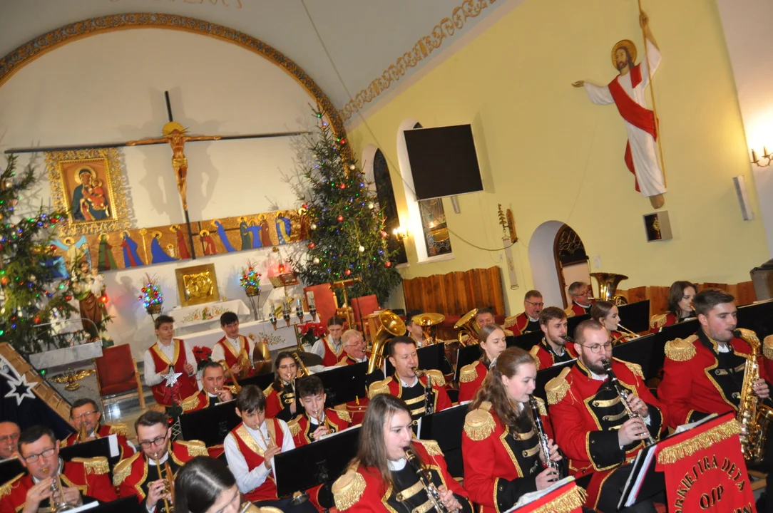 Koncert kolęd Orkiestry Dętej Dobrynin w kościele w Dobryninie