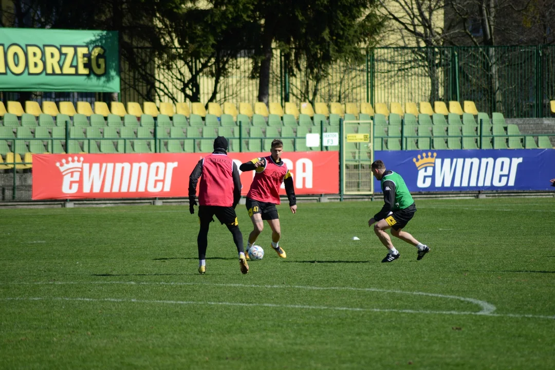 Trening piłkarzy Siarki Tarnobrzeg przed meczem z Zagłębiem II Lubin