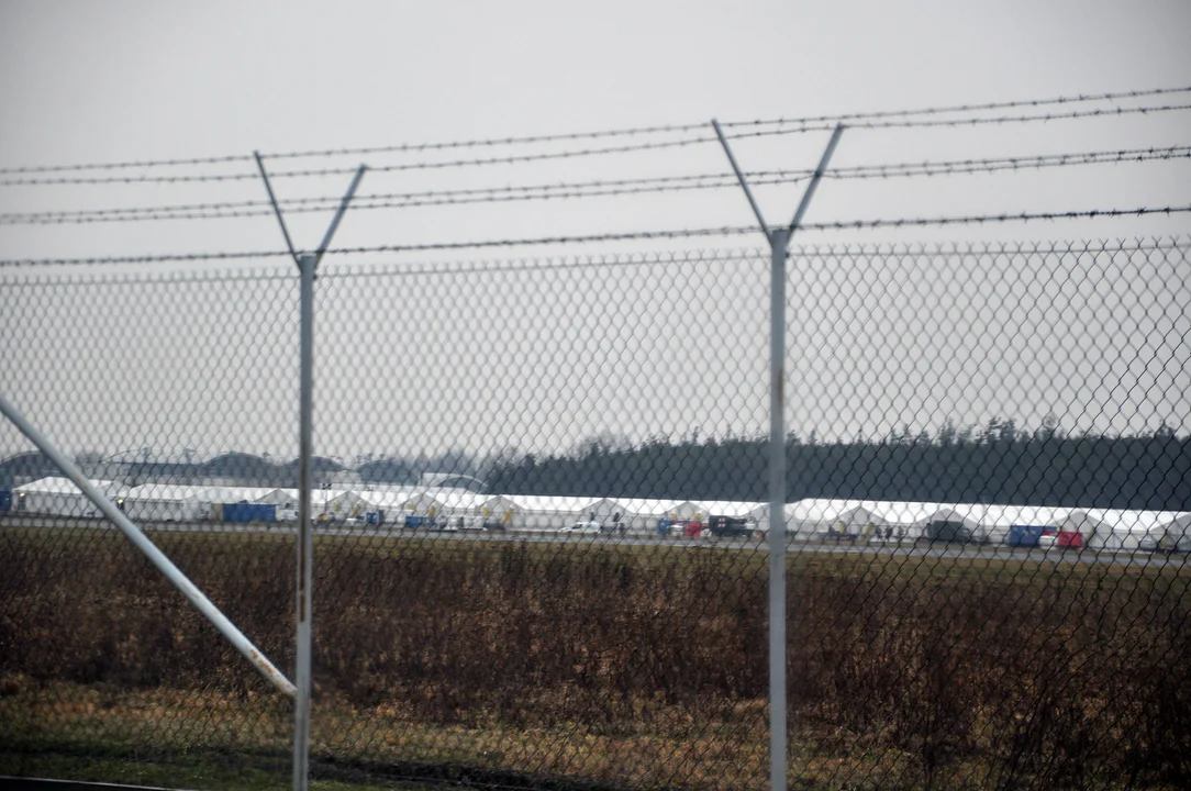 Lotnisko w Mielcu rok po agresji Rosji na Ukrainę