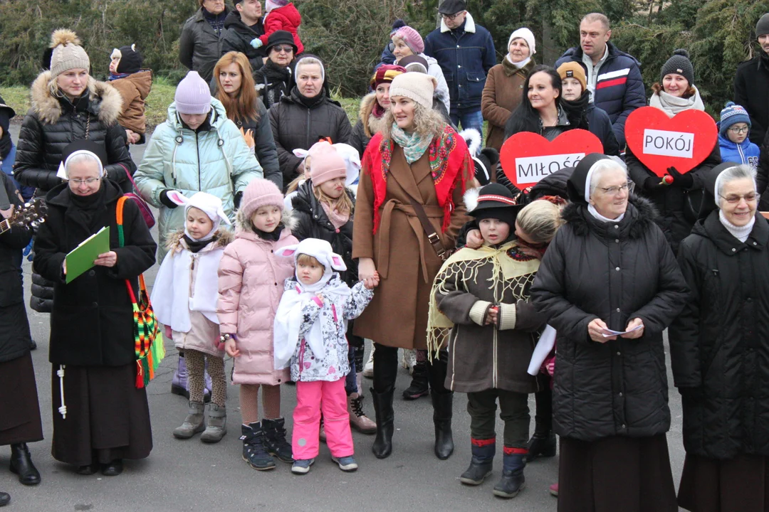 Orszak Trzech Króli w Rzeszowie. Kolęda pokoju z Zalesia do Katedry Rzeszowskiej