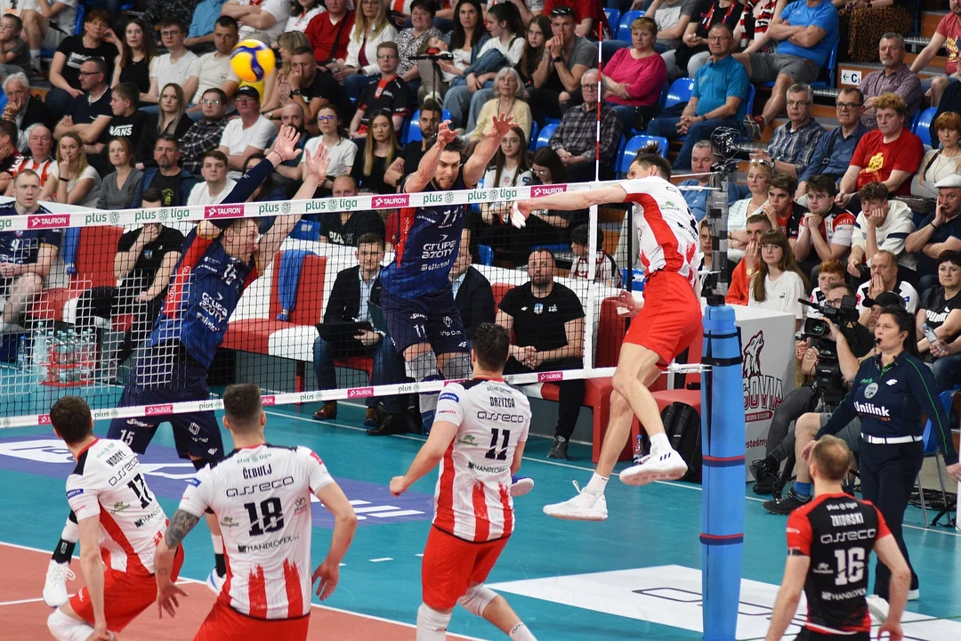 Drugi półfinałowy mecz siatkarskiej PlusLigi: Asseco Resovia Rzeszów - Grupa Azoty ZAKSA Kędzierzyn-Koźle (1:3)