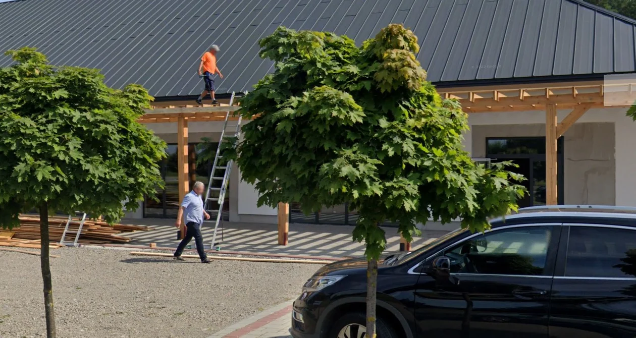 Mieszkańcy Mielca na zakupach, spacerze, w pracy i drodze ze szkoły uchwyceni przez kamery Google Street View