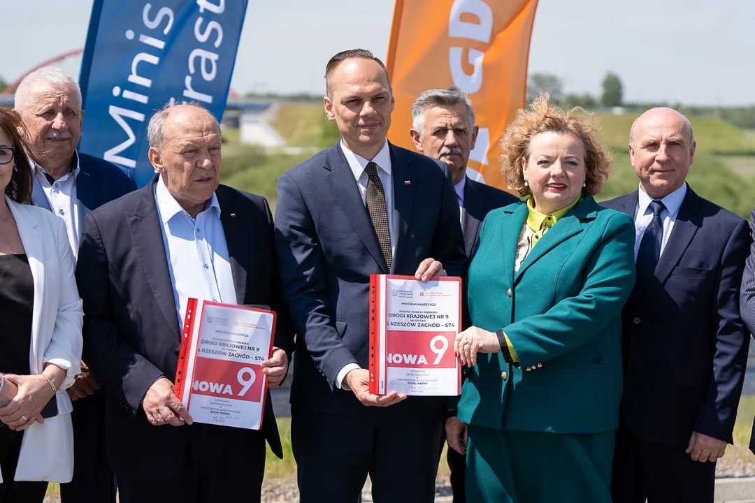 Nowy przebieg DK9. 60 km nowej drogi połączy autostradę A4 na węźle Rzeszów-Zachód z drogą ekspresową S74