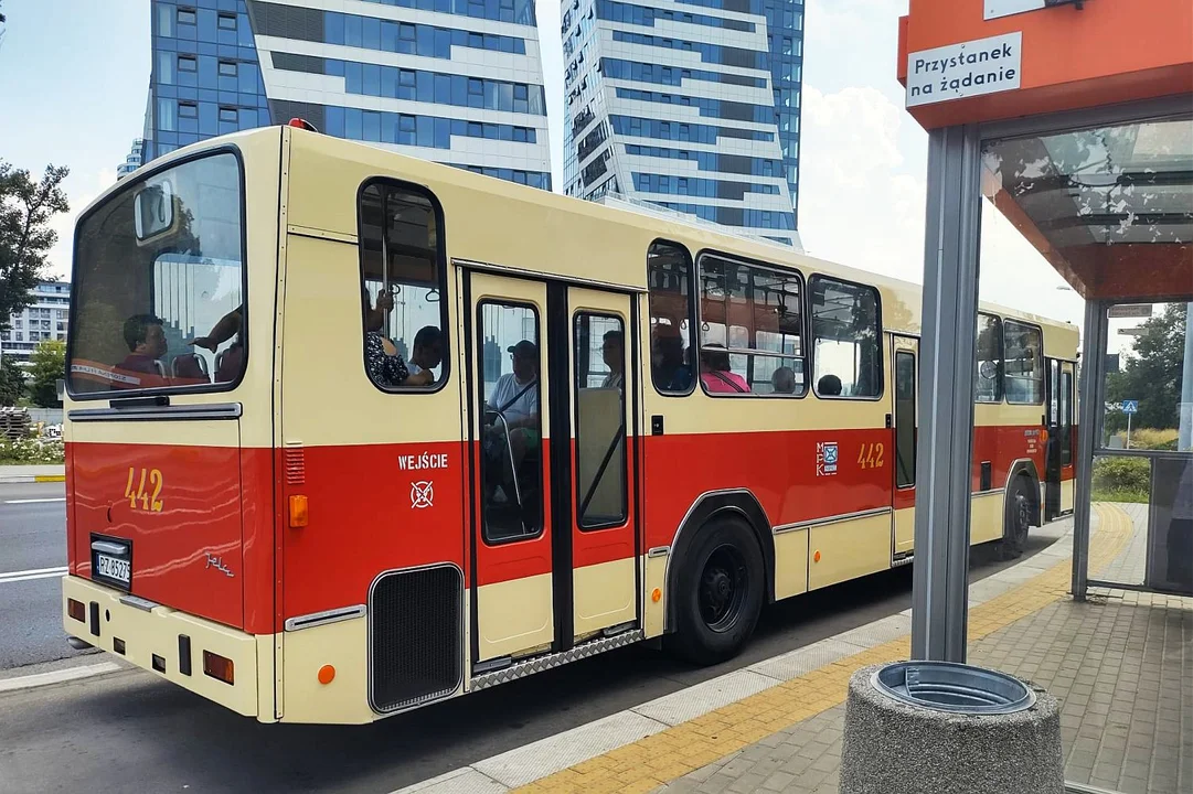 Jelcz Tour - przejażdżka zabytkowym autobusem po Rzeszowie