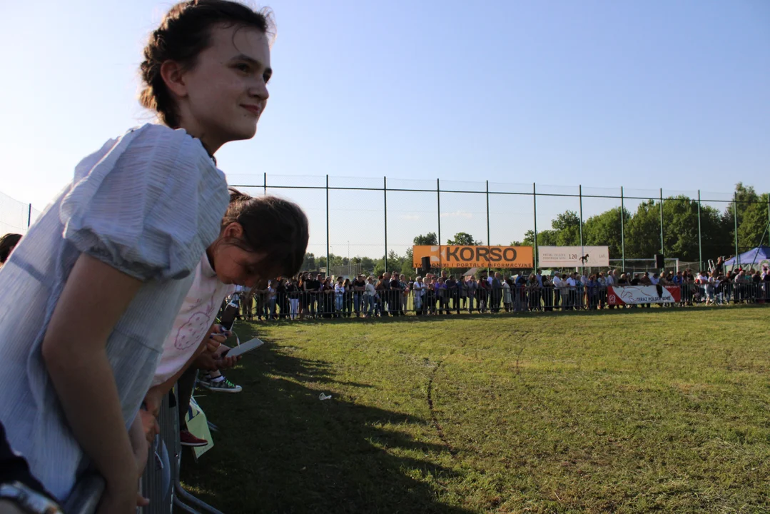 Niedzelna parada konna w Żarówce. Na XIV edycję imprezy zjechała się publiczność niemal z całego powiatu! [ZDJĘCIA, VIDEO] - Zdjęcie główne