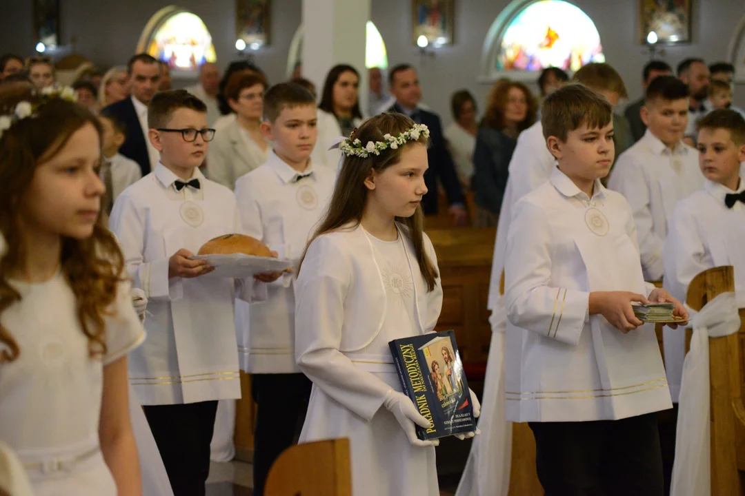 Rocznica Pierwszej Komunii Świętej w Parafii Miłosierdzia Bożego w Tarnobrzegu