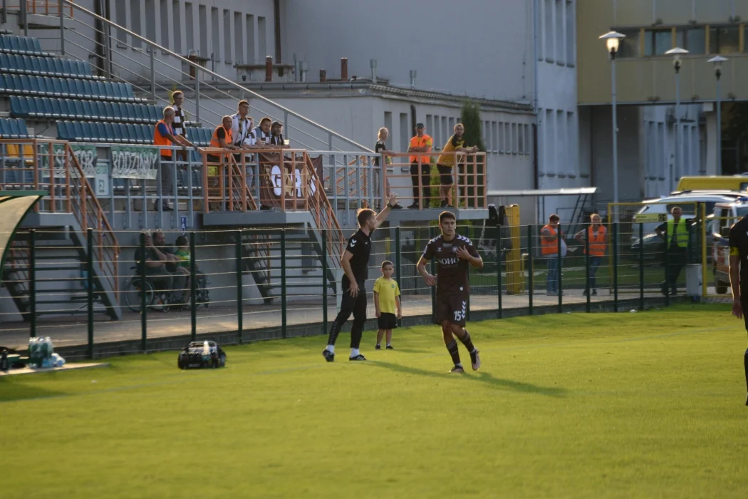 Trzecia liga, grupa 4: Siarka Tarnobrzeg - Garbarnia Kraków 0:0