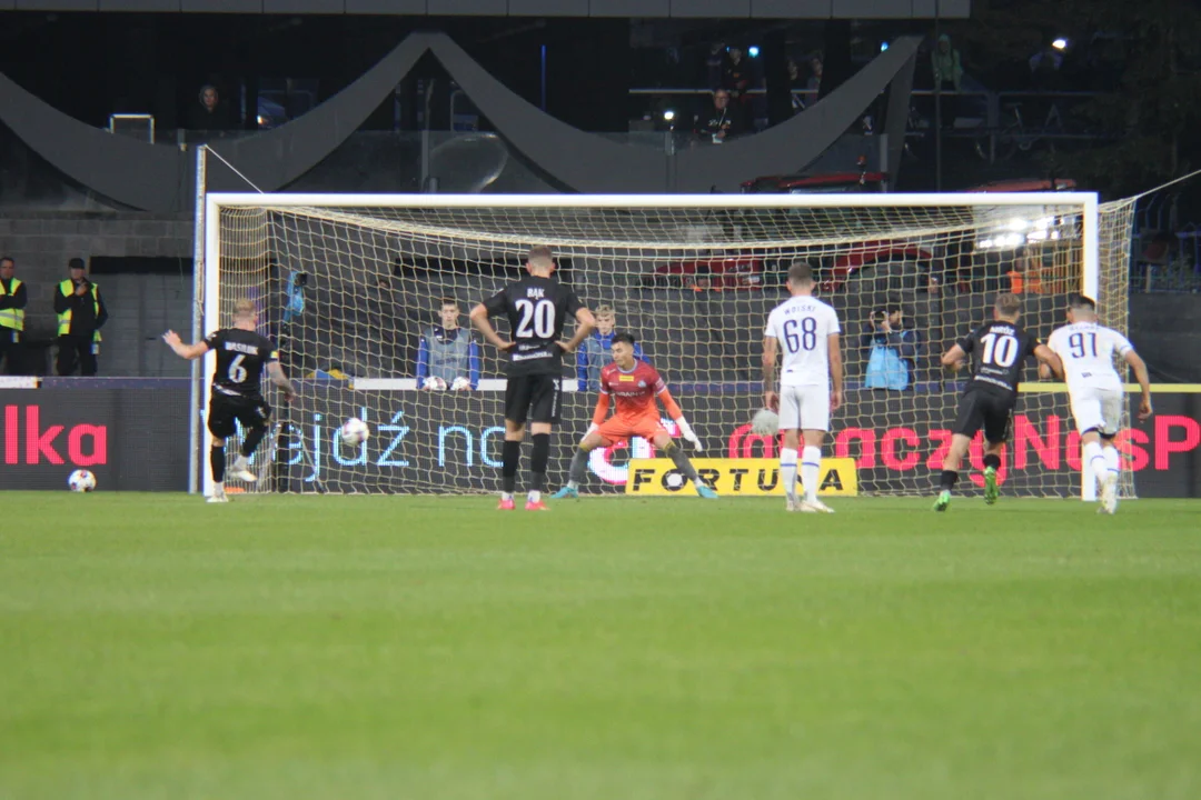 Fortuna 1. Liga: Derby Rzeszowa: Stal Rzeszów - Resovia Rzeszów 3:4