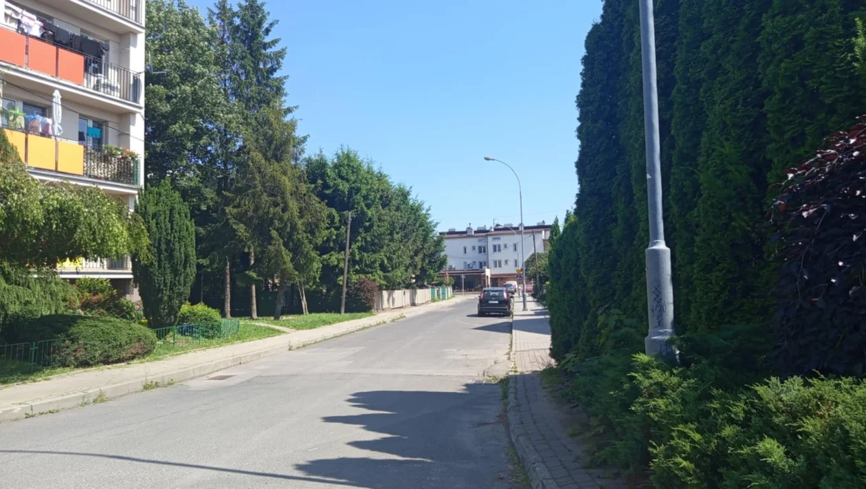 Droga koło szkoły