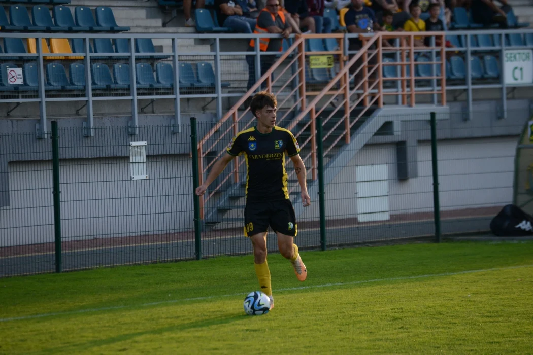 Trzecia liga, grupa 4: Siarka Tarnobrzeg - Garbarnia Kraków 0:0