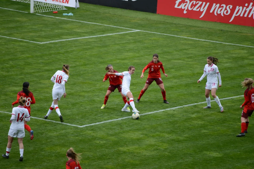 Eliminacje Euro U-19 kobiet w Stalowej Woli. Kibice na trybunach oraz kulisy meczu