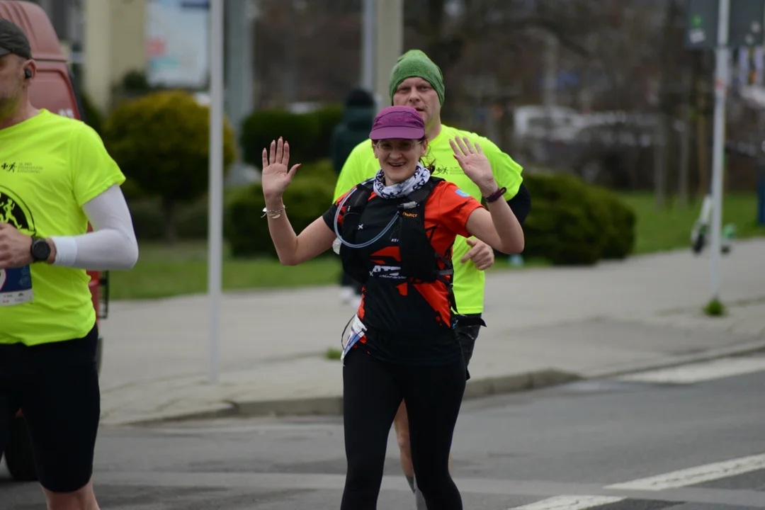 16. PKO Półmaraton Rzeszowski oraz 8. PKO Sztafeta Półmaratońska w Rzeszowie - dużo zdjęć z trasy i mety