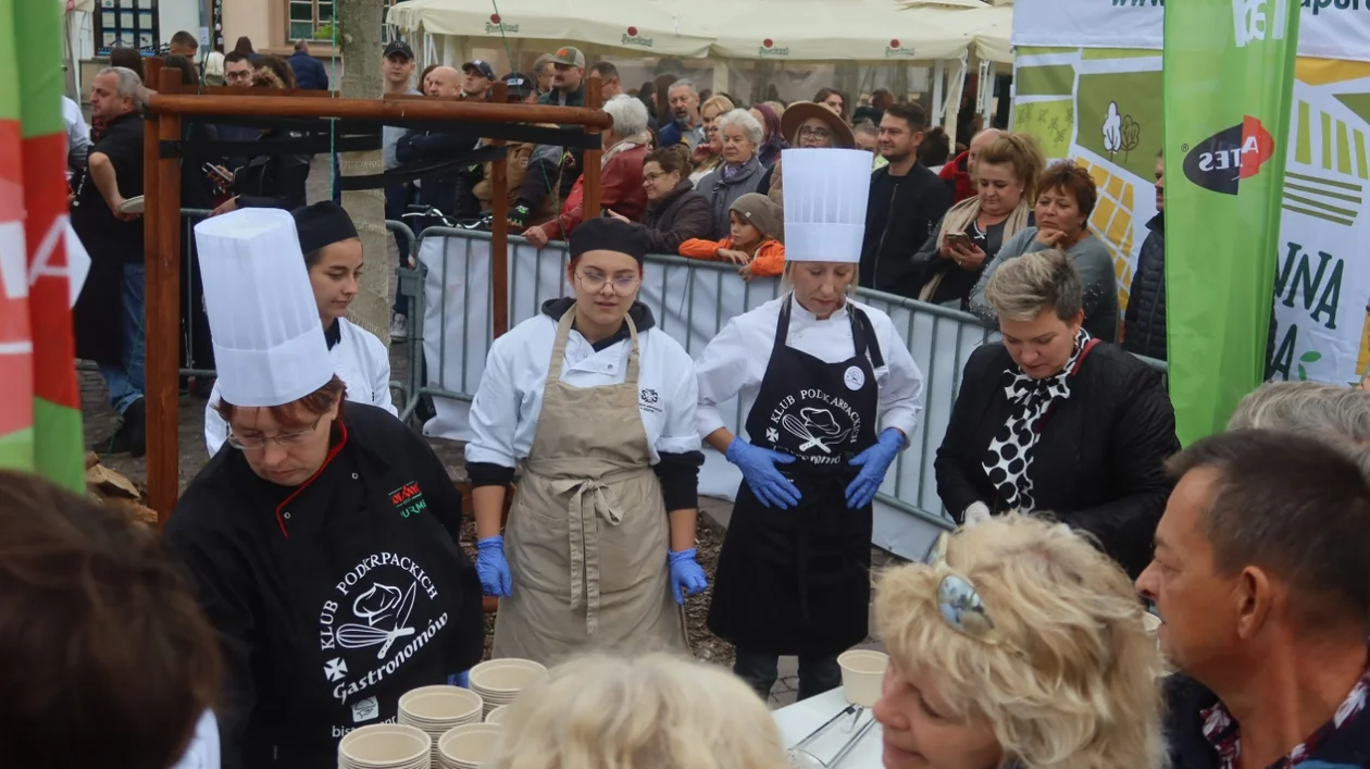 Drugi dzień festiwalu "Karpaty na Widelcu". Robert Makłowicz docenił Rzeszów [ZDJĘCIA, WIDEO]