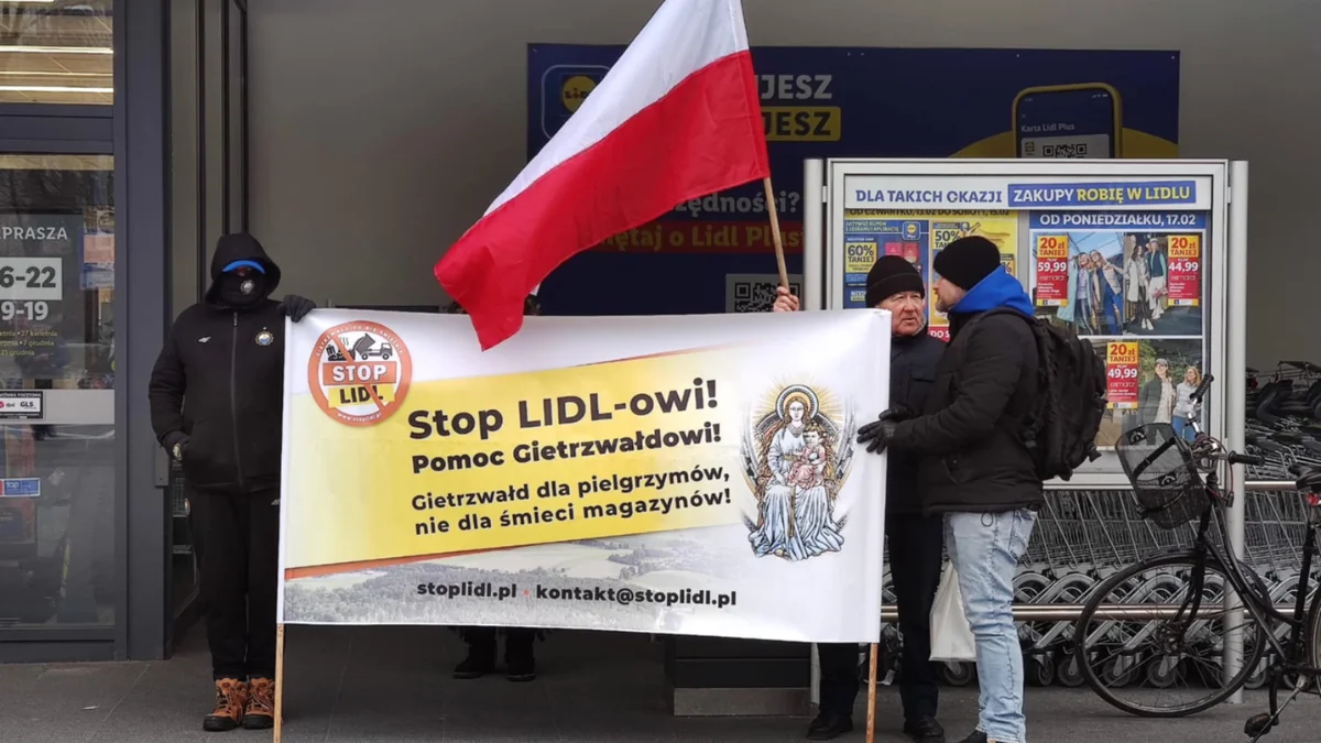 Protest w Mielcu. Mieszkańcy przeciwko inwestycji Lidla [ZDJĘCIA] - Zdjęcie główne