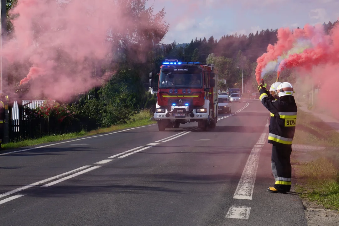 Do OSP w Stefkowej trafił nowy pojazd ratowniczo-gaśniczy