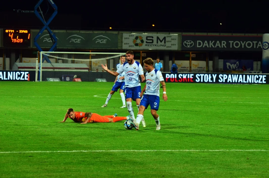 PKO BP Ekstraklasa: Efektowna wygrana Stali Mielec w cieniu sędziowskich kontrowersji [ZDJĘCIA]