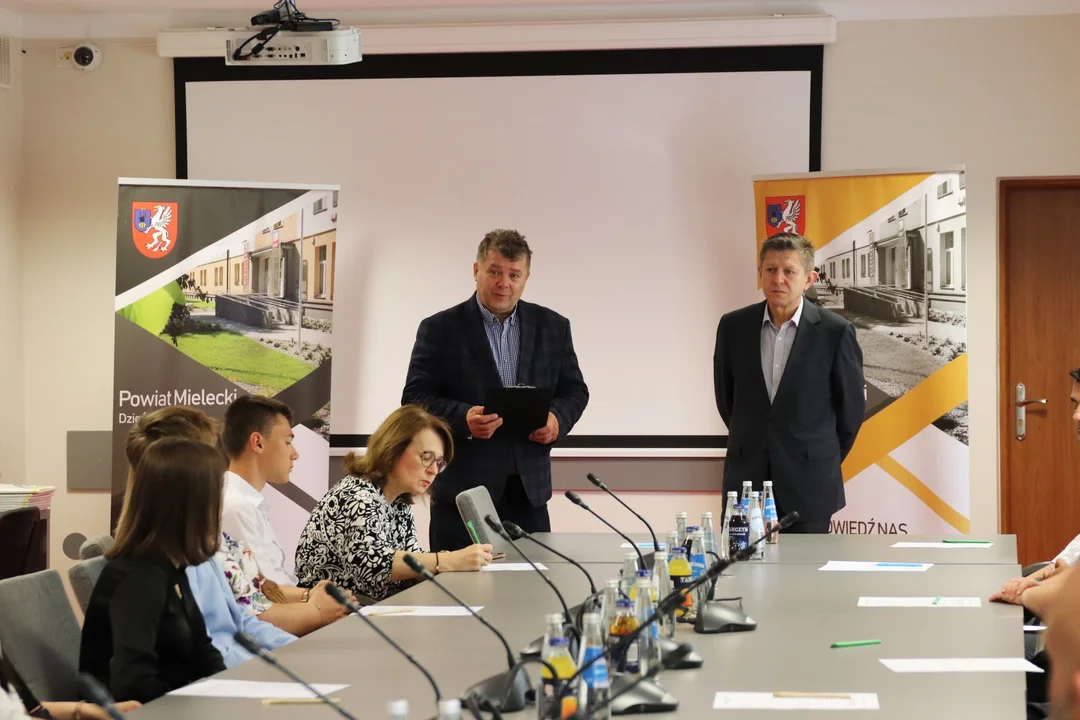 Powiat Mielecki przyznał stypendia dla najlepszych sportówców