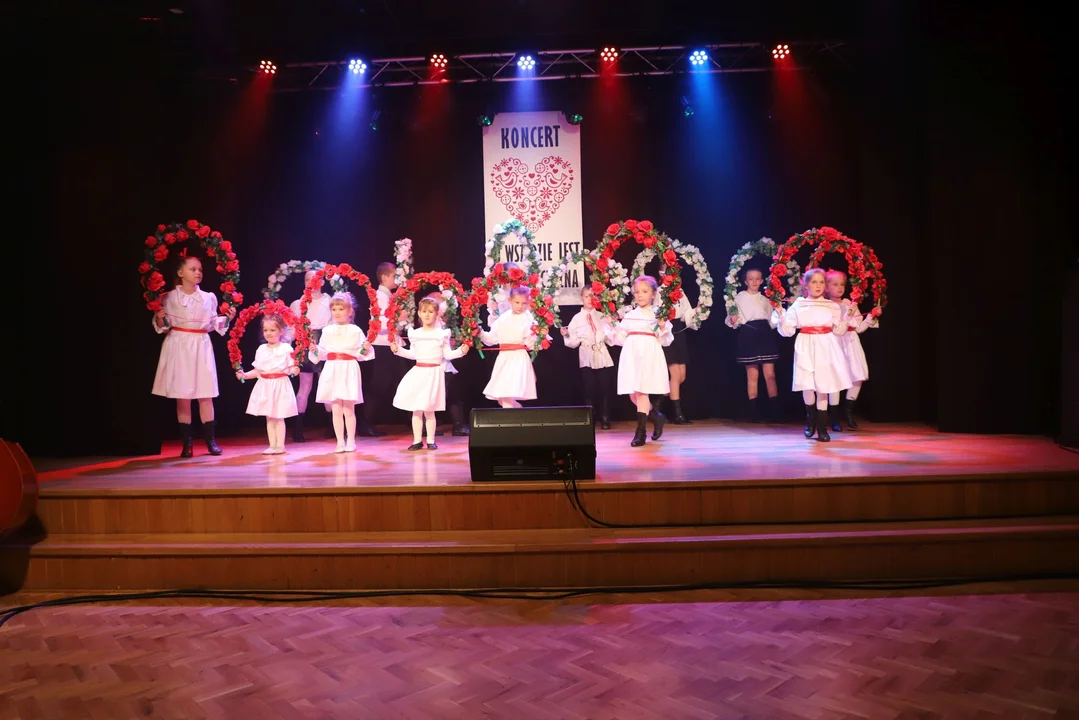 Koncert Wiosenno-Patriotyczny "Tu wszędzie jest Polska" w Chorzelowie