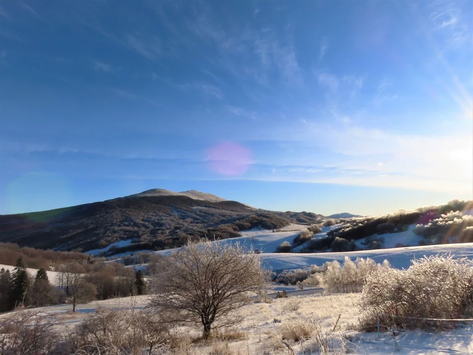 Bieszczady. Widok na Połoninę Caryńską