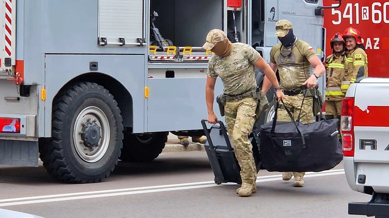 Alarm bombowy na ulicy Kościuszki w Sanoku! [ZDJĘCIA, WIDEO, AKTUALIZACJA] - Zdjęcie główne