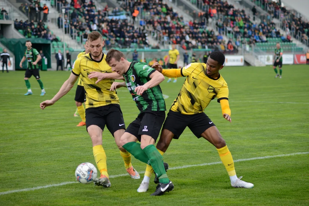 Trzecia liga, grupa 4: Mecz na szczycie kończy się podziałem punktów. Wielkie emocje, gol w ostatniej akcji i remis w spotkaniu Stali Stalowa Wola i Wieczystej Kraków [ZDJĘCIA] - Zdjęcie główne