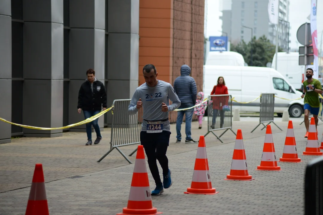 16. PKO Półmaraton Rzeszowski oraz 8. PKO Sztafeta Półmaratońska w Rzeszowie - dużo zdjęć z trasy i mety