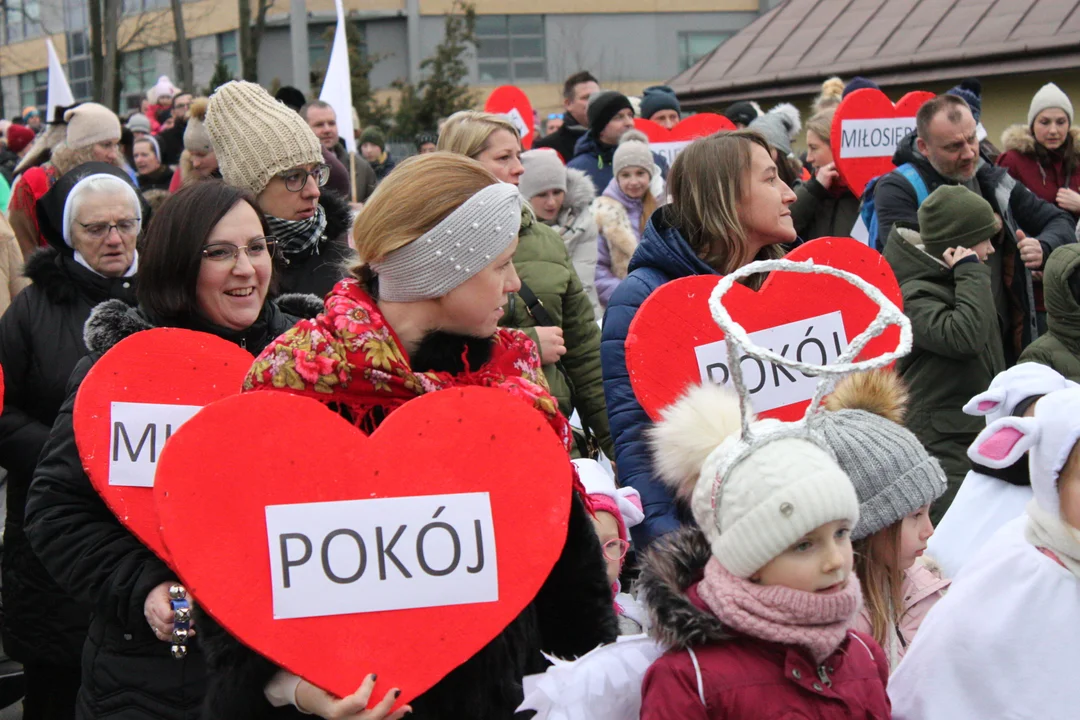 Orszak Trzech Króli w Rzeszowie. Kolęda pokoju z Zalesia do Katedry Rzeszowskiej