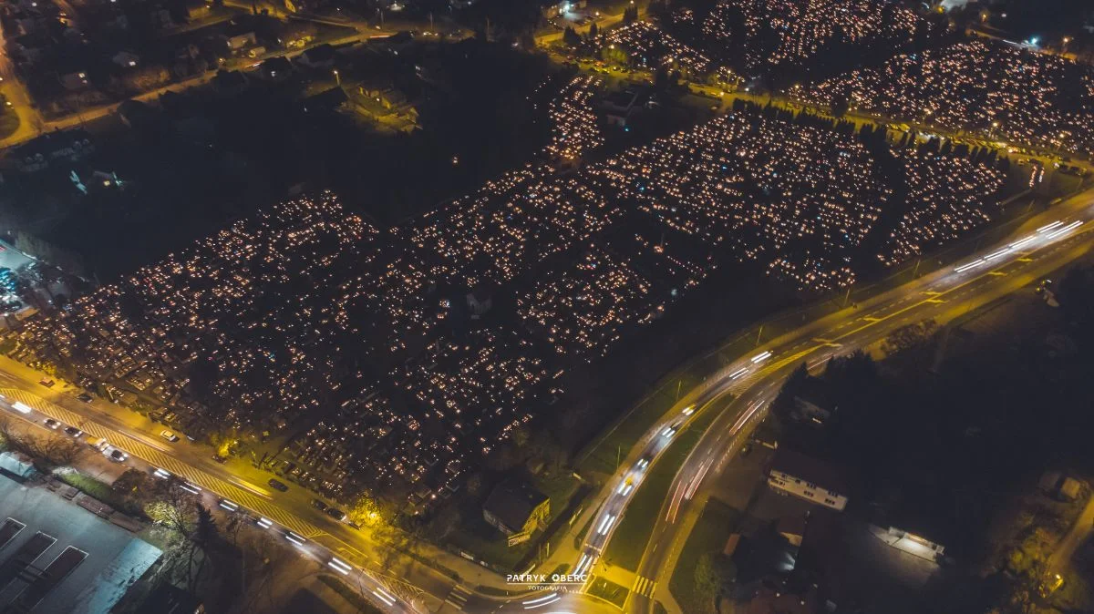 Zobacz cmentarz centralny w Sanoku z lotu ptaka [FOTO] - Zdjęcie główne