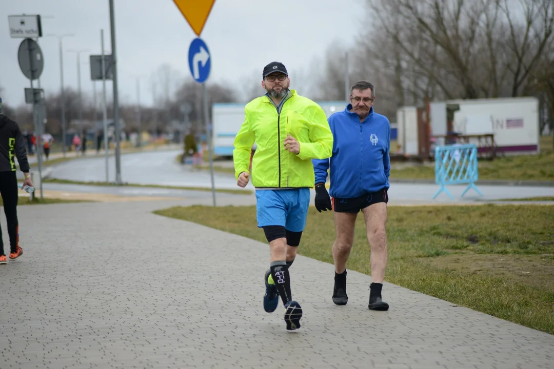 XI Bieg Zimowy wokół Jeziora Tarnobrzeskiego oraz Yeti Run Zimowy Bieg w Szortach