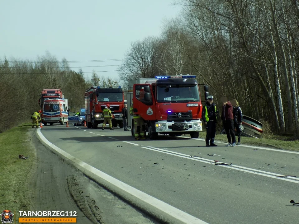 Wypadek na drodze wojewódzkiej numer 985 w Siedleszczanach