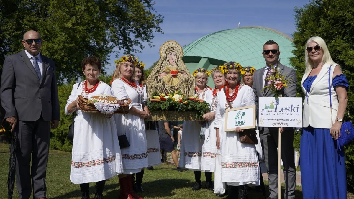 Koło Gospodyń Wiejskich z Bukowca reprezentowało powiat leski na dożynkach wojewódzkich [ZDJĘCIA] - Zdjęcie główne