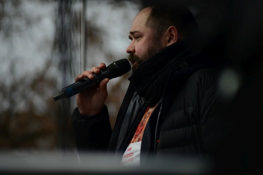 Rekord Polski dla Bartoszka Jędrasika chorego na SMA. W Tarnobrzegu zgromadziło się ponad 500 osób przebranych za króliki