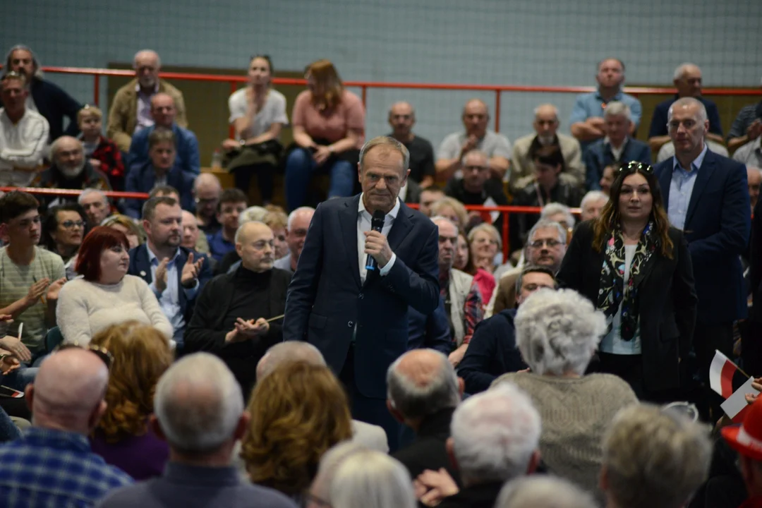 Donald Tusk w Tarnobrzegu. Tłumy mieszkańców na spotkaniu