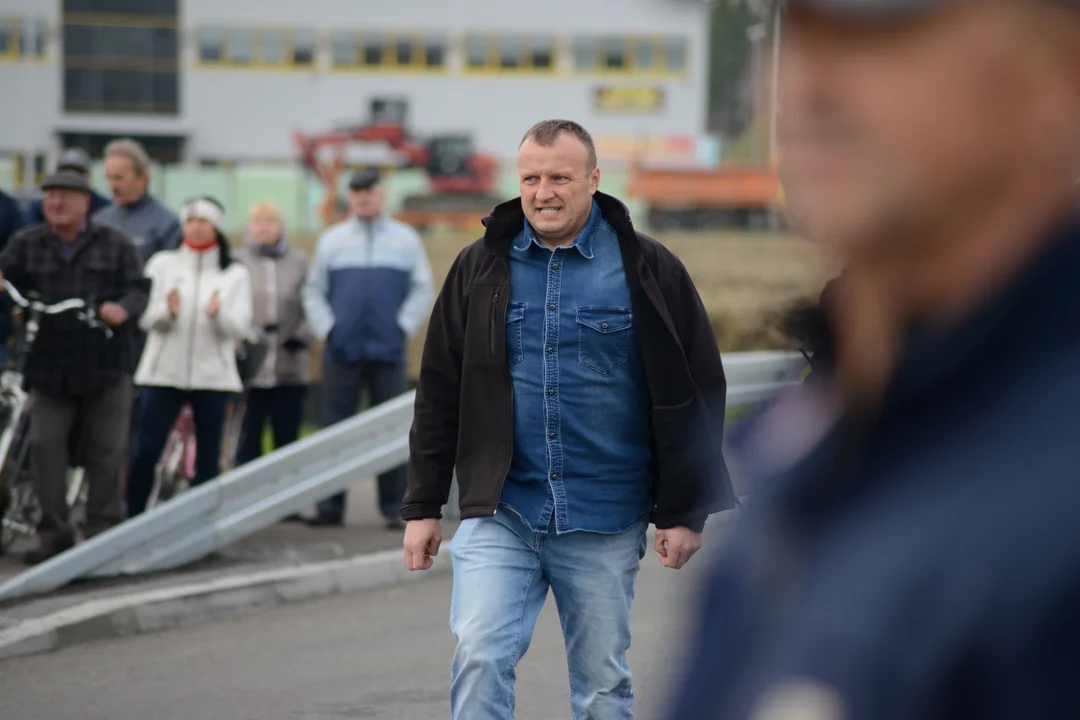 Uroczyste otwarcie obwodnicy Tarnobrzega - pierwsze pojazdy na tej drodze