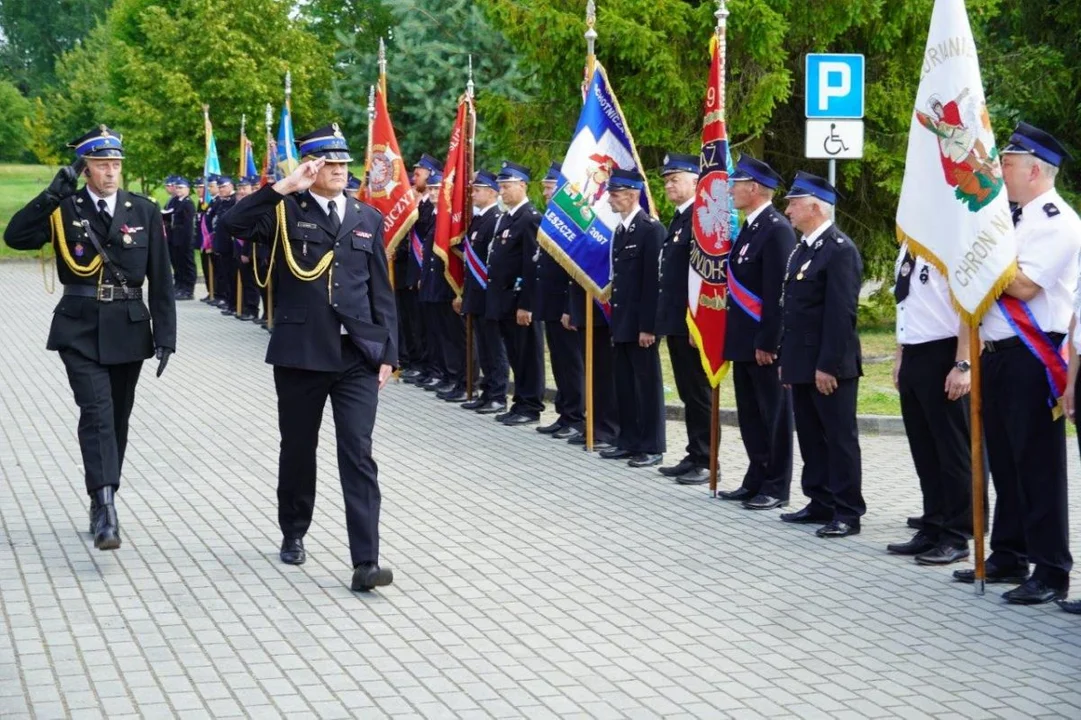 Strażackie uroczystości w Przyłęku. Poświęcono figurę św. Floriana i odznaczono druhów z OSP [ZDJĘCIA - LISTA] - Zdjęcie główne