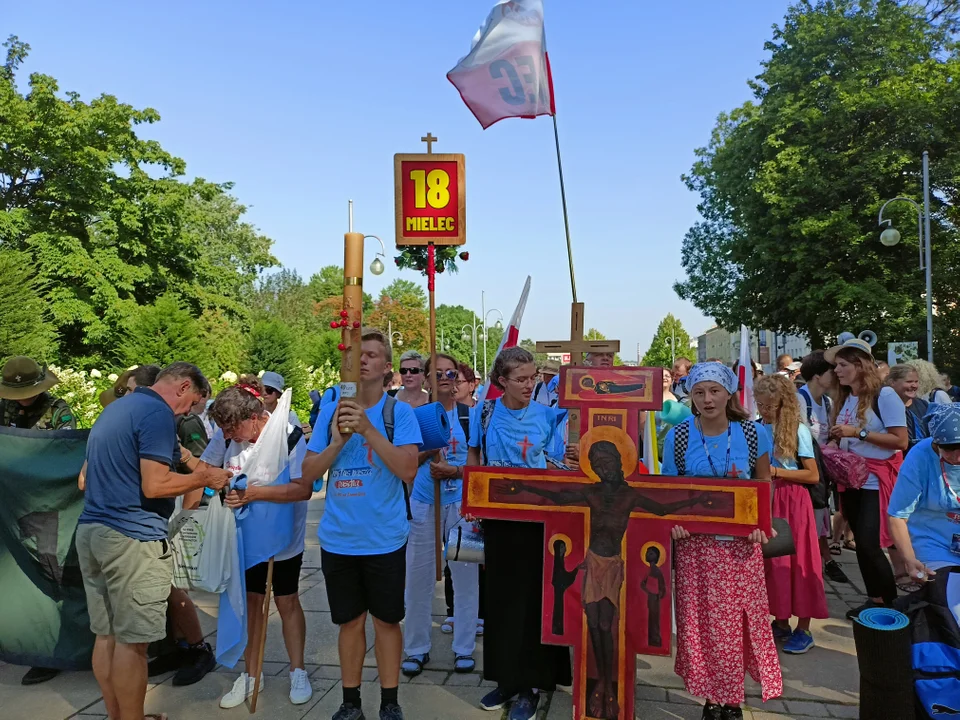 Wejście mieleckich grup na Jasną Górę [ZDJĘCIA, VIDEO] - Zdjęcie główne