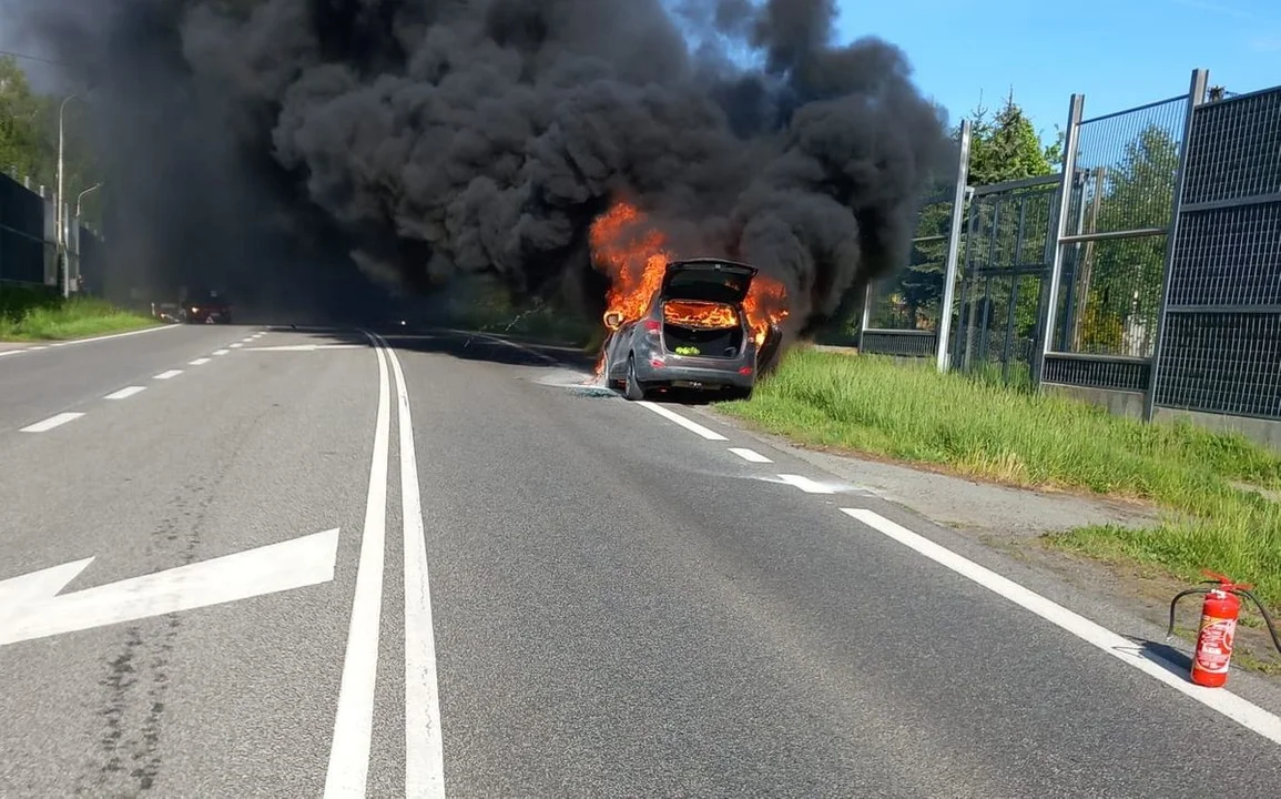 Pożar samochodu osobowego w Trzcianie k. Rzeszowa