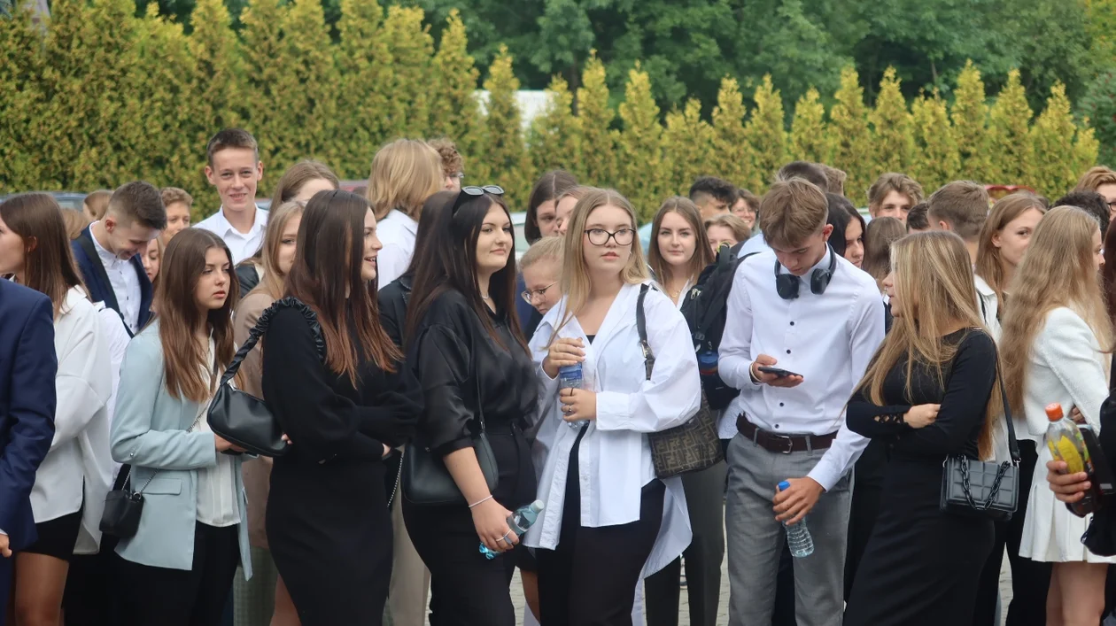 Rozpoczęcie roku szkolnego w IV Liceum Ogólnokształcącym im. Mikołaja Kopernika w Rzeszowie