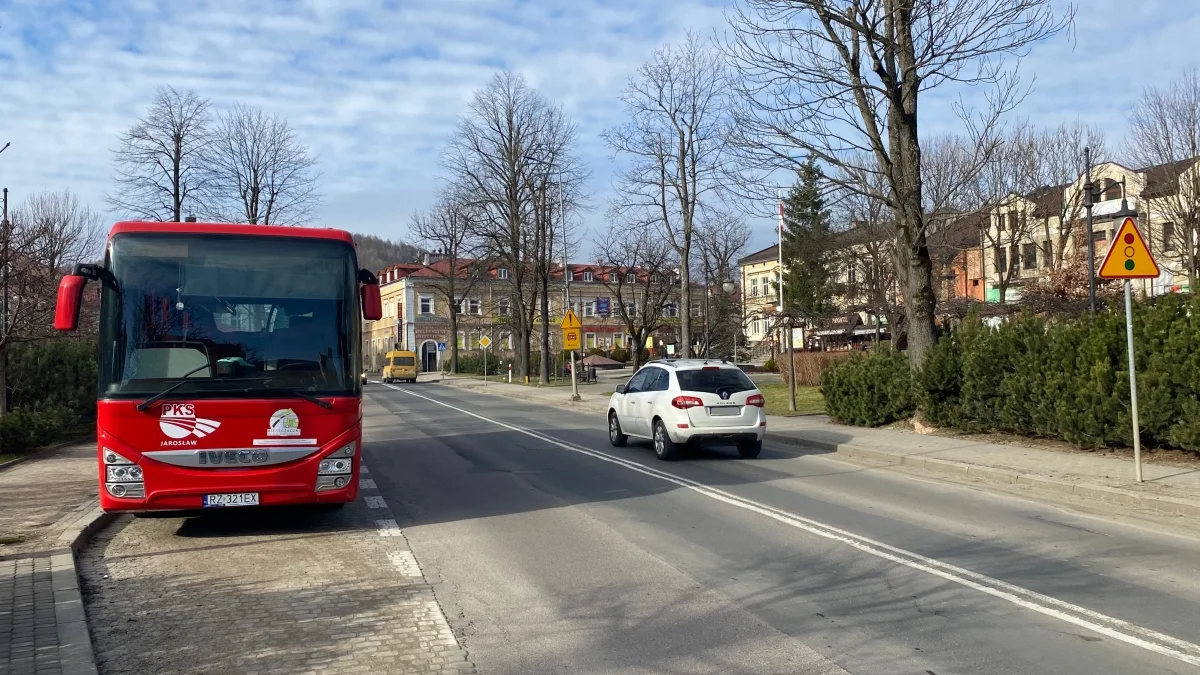 Nowe przystanki autobusowe w Ustrzykach Dolnych. Poprawi to ofertę komunikacyjną [ZDJĘCIA] - Zdjęcie główne