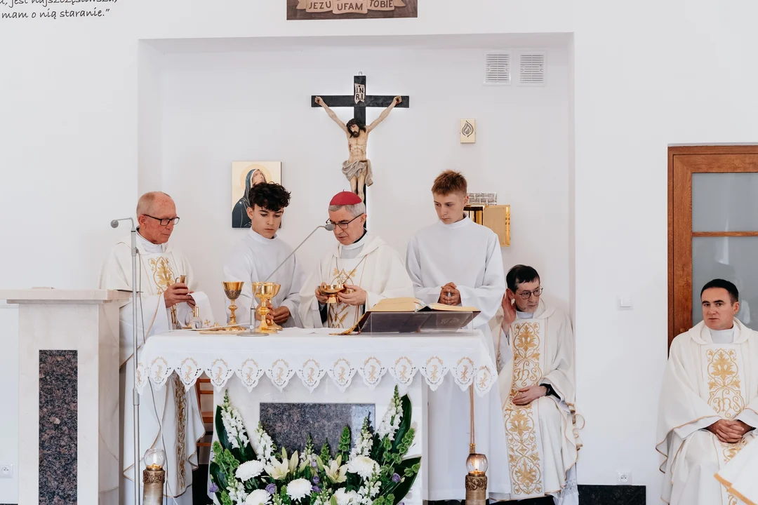 Poświęcenie kaplicy cmentarnej w Niwiskach