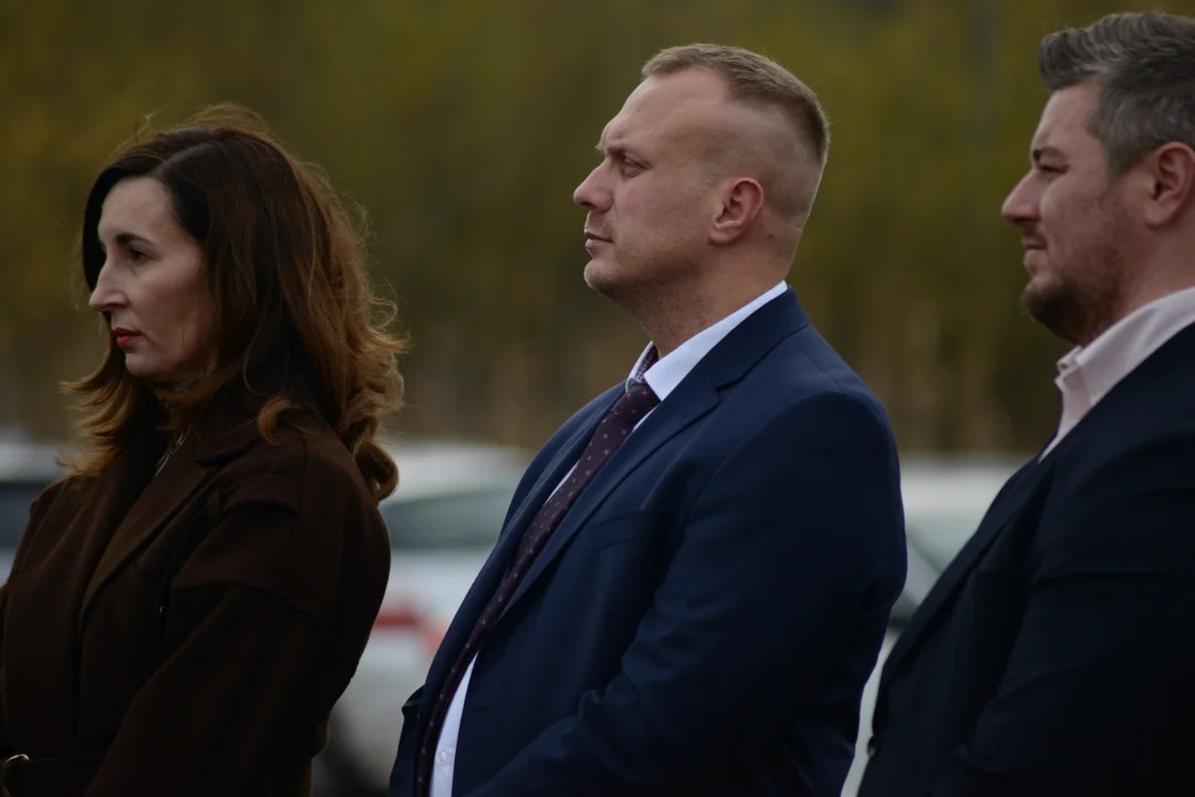 Uroczyste otwarcie obwodnicy Tarnobrzega - pierwsze pojazdy na tej drodze