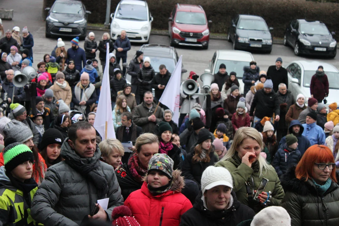 Orszak Trzech Króli w Rzeszowie. Kolęda pokoju z Zalesia do Katedry Rzeszowskiej