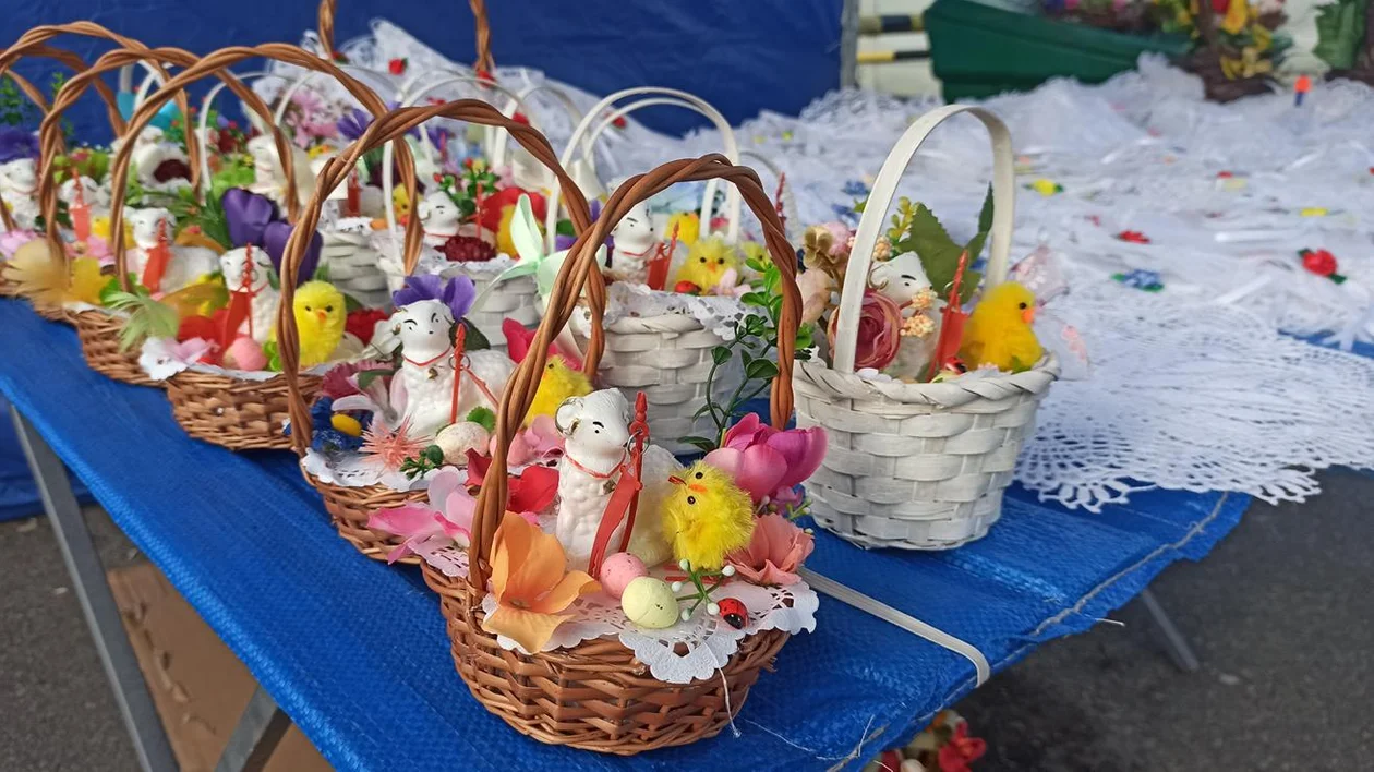 Wielkanocne ozdoby i nie tylko na rzeszowskiej giełdzie