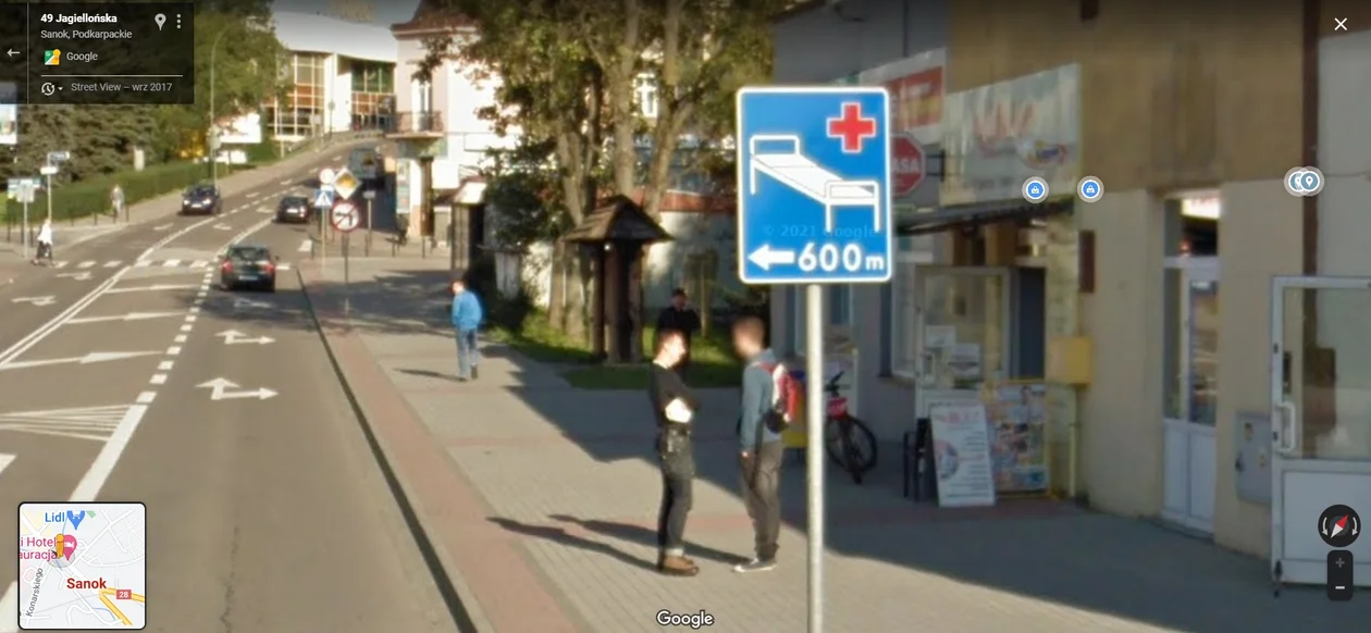 Google Street View - kto został przyłapany przez auto z aparatem