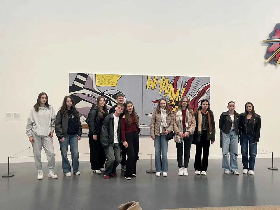 Wycieczka uczniów z liceum i "Dwójki"