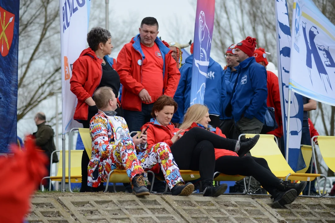 Zmagania Pływackie na Jeziorze Tarnobrzeskim i koniec sezonu dla morsów w Tarnobrzegu